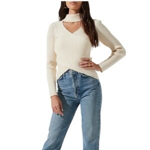 ASTR The Label Cross Front Cutout Sweater – Cream (XL)